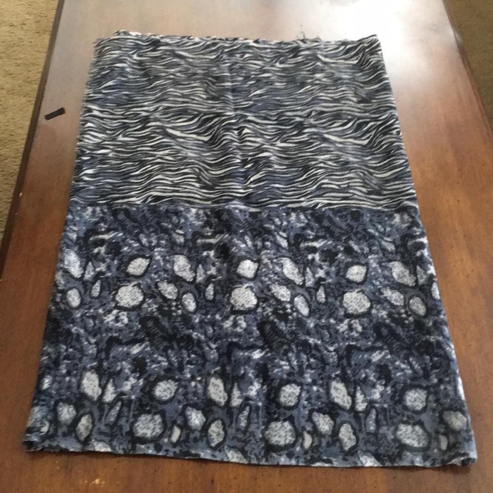 Saks Fifth Avenue scarf